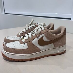Nike Air Women’s Sneakers Size 8